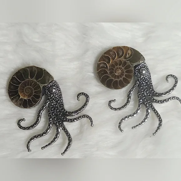Ammonite Fossil Shell Octopus Brooch | Nautical Statement Pin | Ocean Gothic Jew - Picture 3 of 9